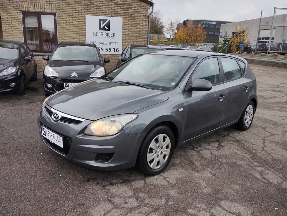 Hyundai i30 1,6 CRDi 90 Comfort 5d