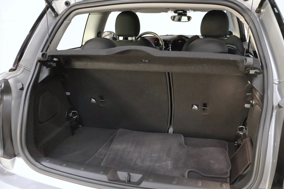 MINI Cooper SE Essential 3d