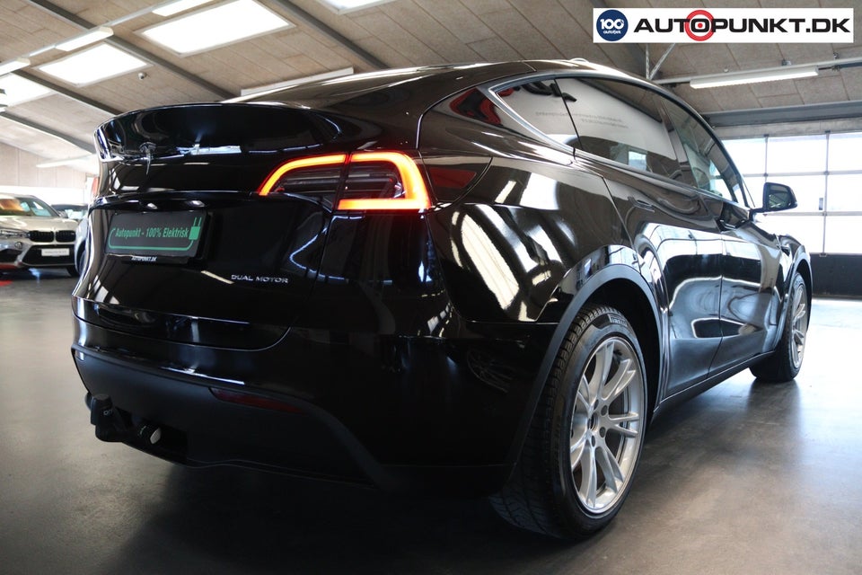 Tesla Model Y Long Range AWD 5d