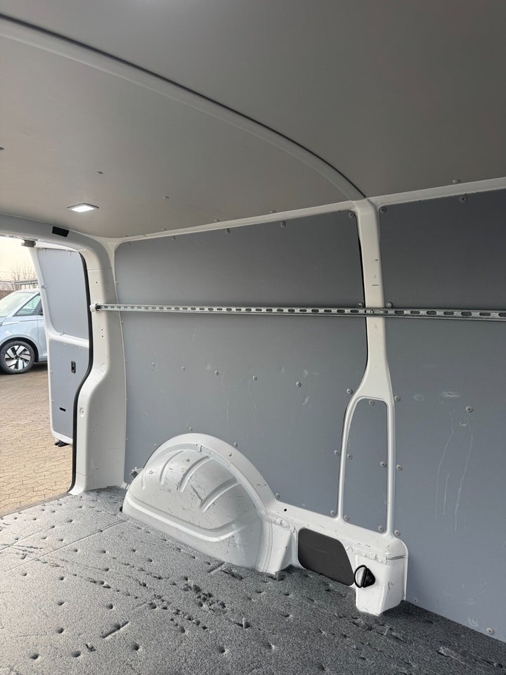 VW Transporter 2,0 TDi 150 Kassevogn DSG lang