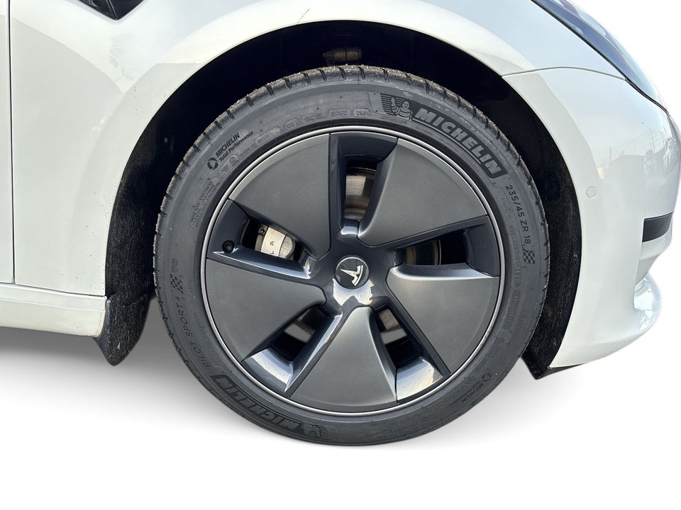 Tesla Model 3 Standard Range+ RWD 4d