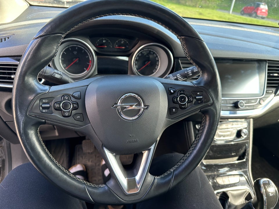 Opel Astra 1,6 T 200 Dynamic 5d
