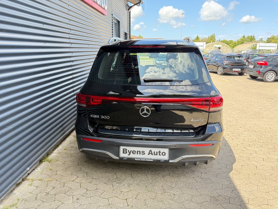 Mercedes EQB300 AMG Line 4Matic 5d