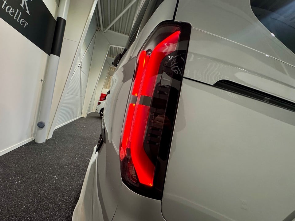 Ford Tourneo Custom 340S 2,5 PHEV Titanium X CVT