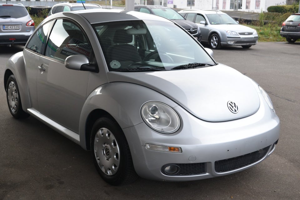 VW New Beetle 1,6 Trendline 2d