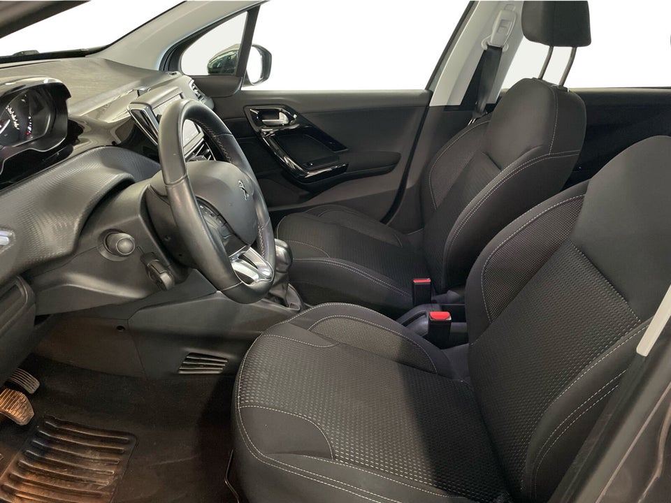 Peugeot 208 1,2 PureTech 82 Prestige 5d