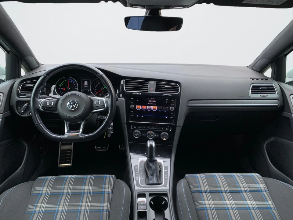 VW Golf VII 1,4 GTE DSG 5d