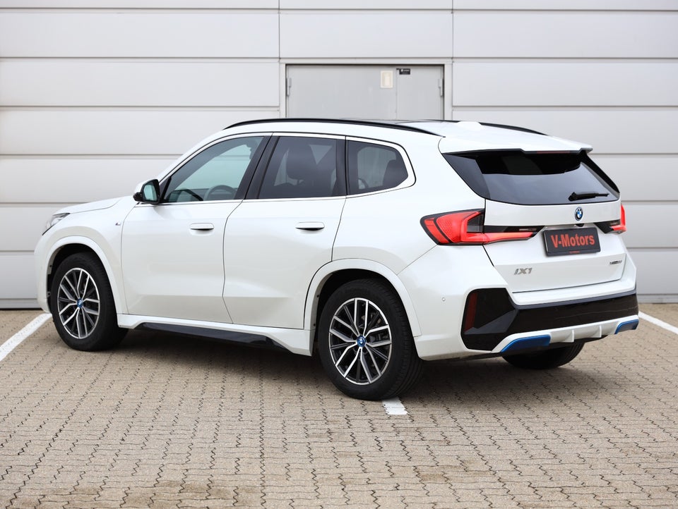 BMW iX1 xDrive30 Fully Charged M-Sport 5d