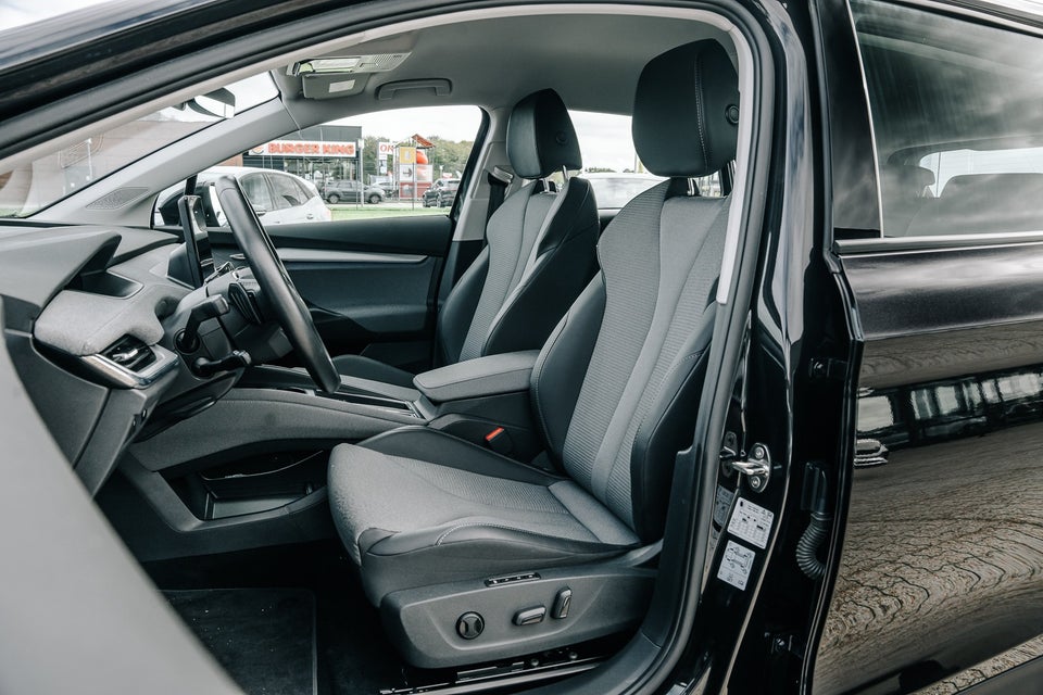 Skoda Enyaq 60 iV Clever Loft 5d