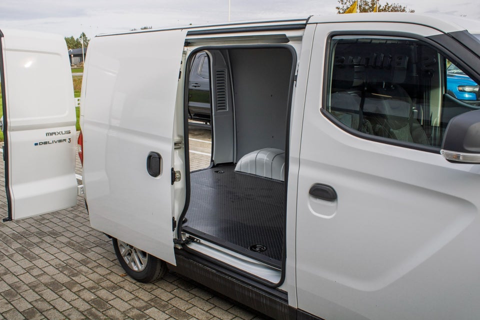 Maxus e-Deliver 3 50 Cargo Van SWB
