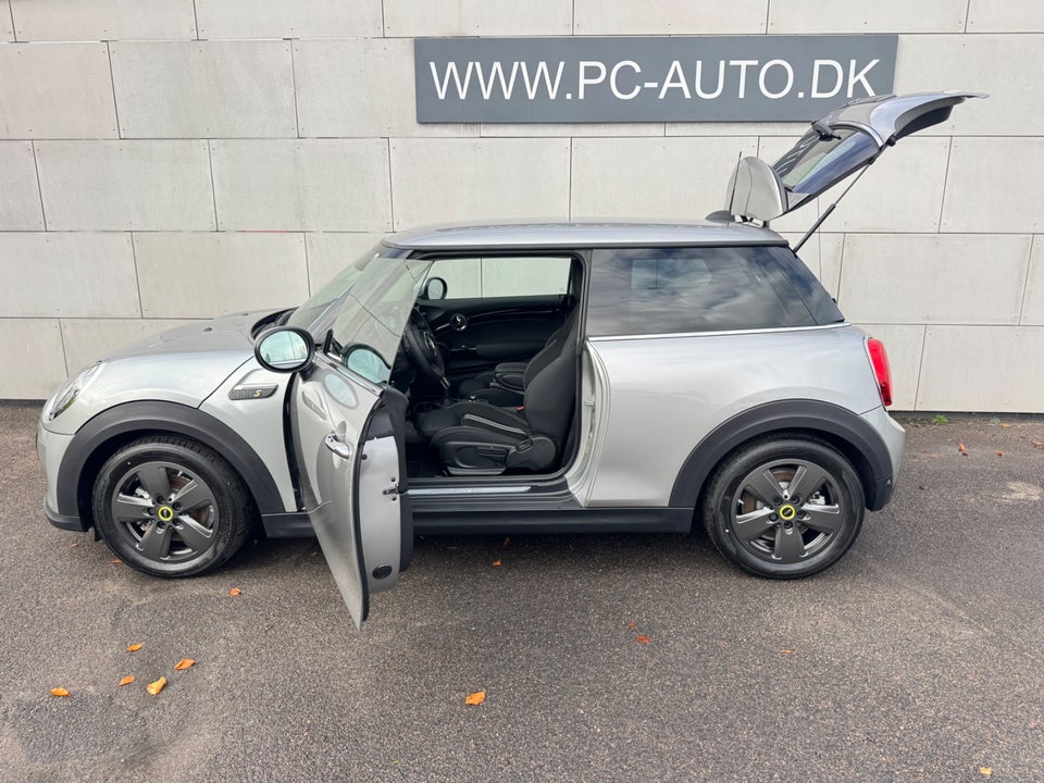 MINI Cooper SE Essential 3d