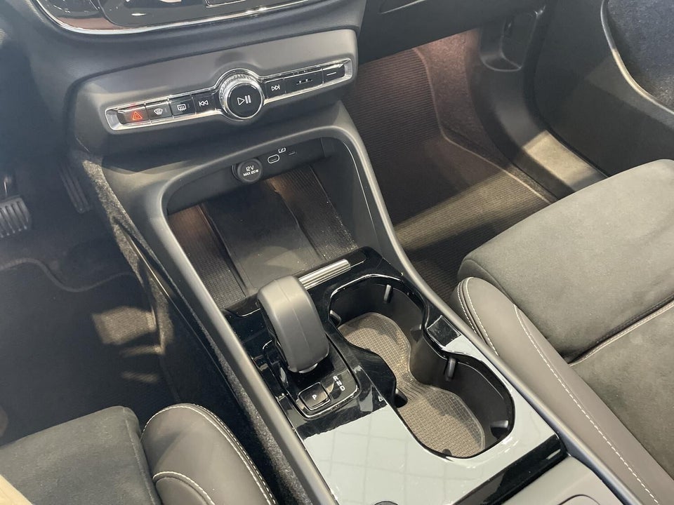 Volvo EC40 Extended Range Black Edition Ultra 5d