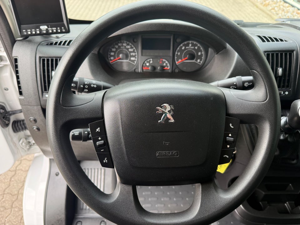 Peugeot Boxer 335 2,2 BlueHDi 140 L3 Alukasse m/lift