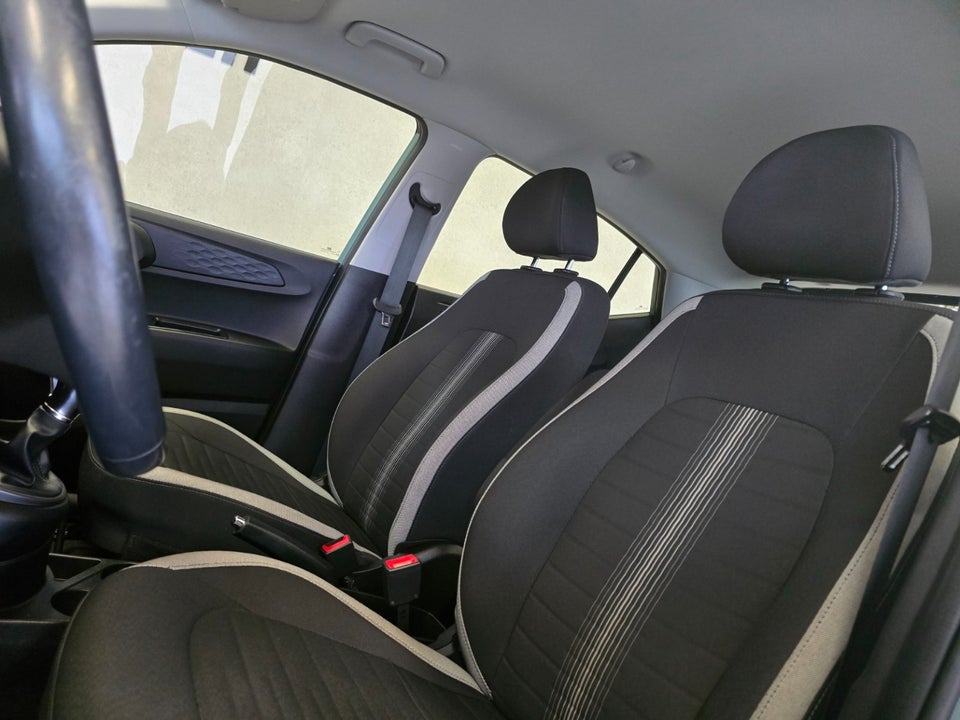 Hyundai i10 1,0 MPi Essential AMT 5d