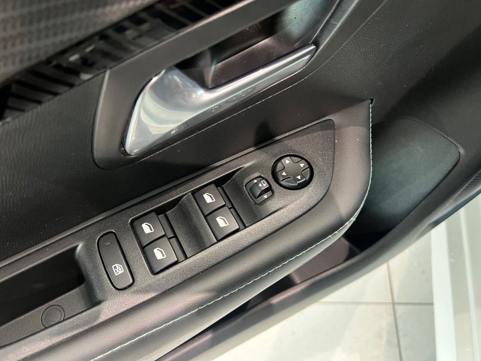 Peugeot e-208 50 Allure 5d