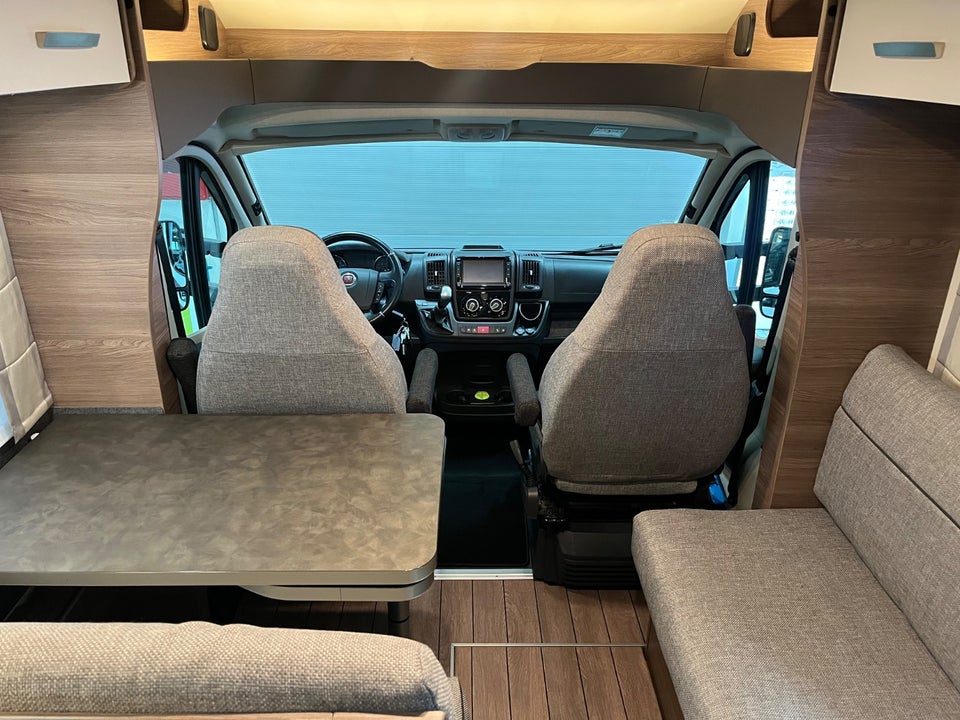 Fiat Knaus 2,3 650MF Live Wave aut. 2d