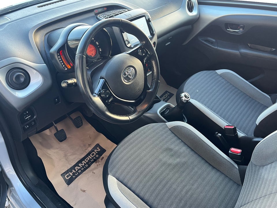 Toyota Aygo 1,0 VVT-i x-clusiv 5d