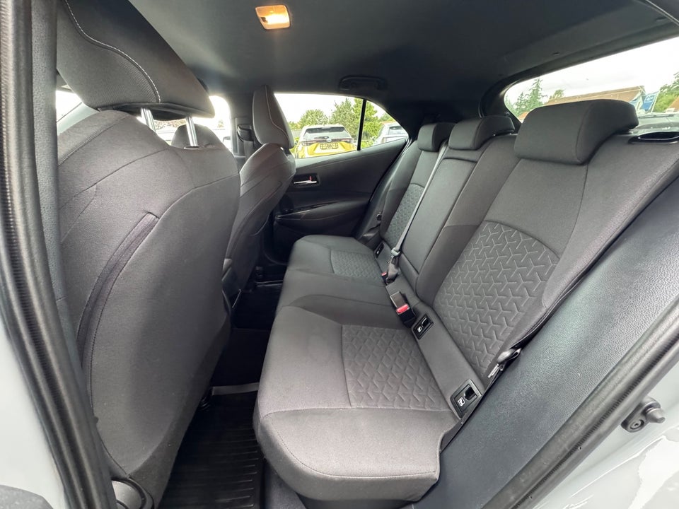 Toyota Corolla 1,8 Hybrid Premium Smart Design MDS 5d