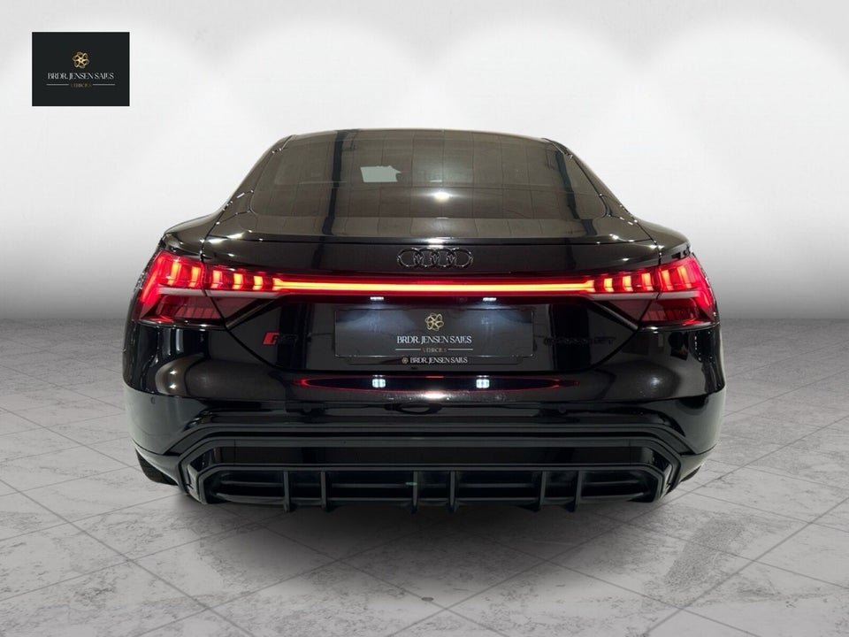 Audi RS e-tron GT quattro 4d