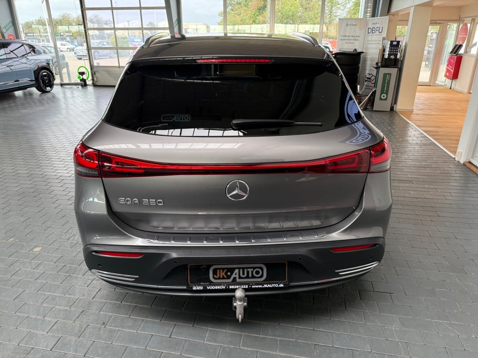Mercedes EQA250 5d