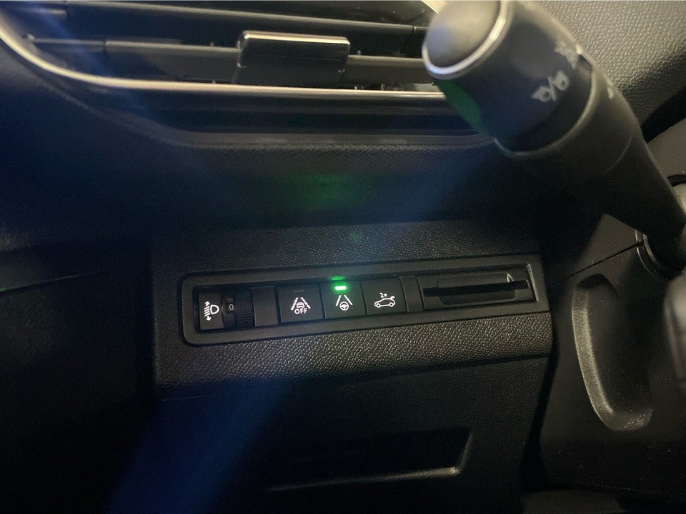 Peugeot 3008 1,5 BlueHDi First Selection EAT8 5d