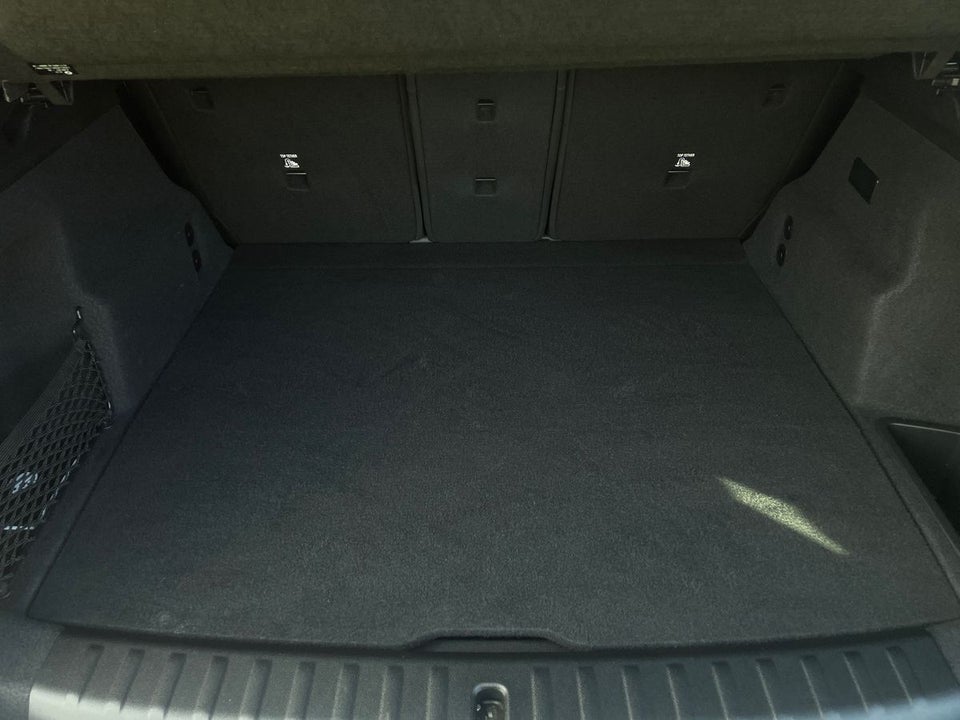 BMW iX1 eDrive20 X-Line 5d