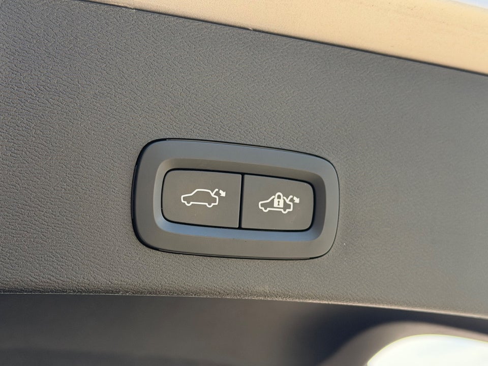 Volvo XC40 ReCharge Extended Range Ultimate 5d