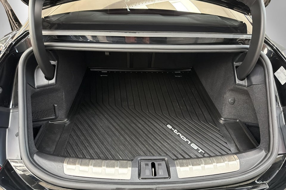 Audi e-tron GT quattro 4d