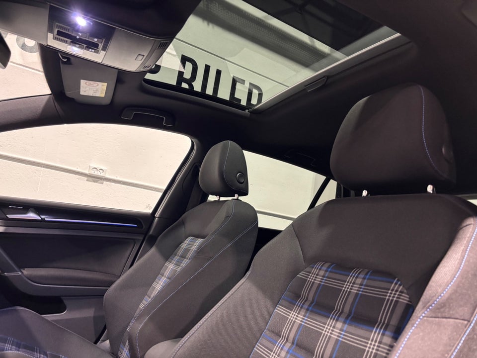 VW Golf VII 1,4 GTE Highline DSG 5d