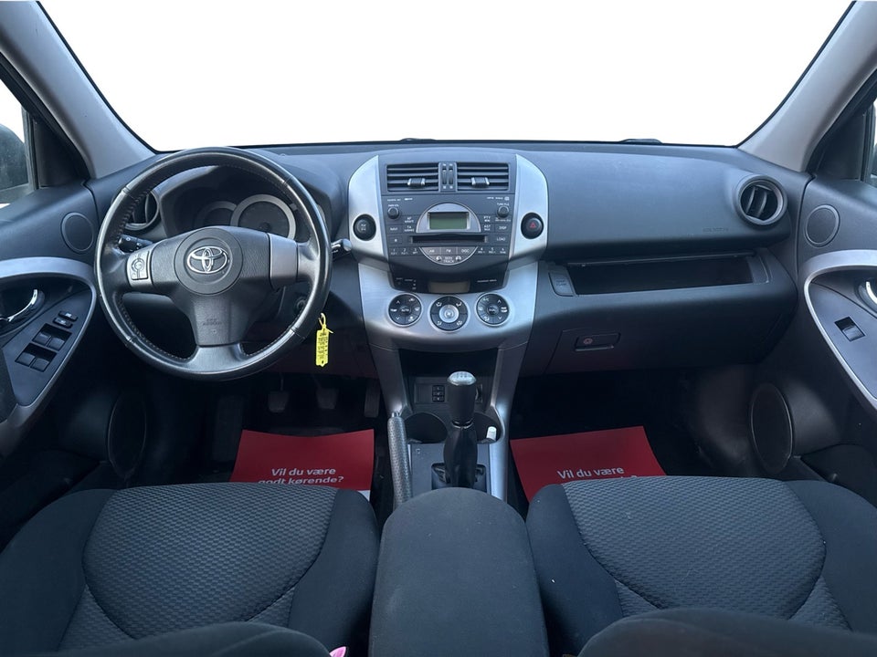 Toyota RAV4 2,0 VVT-i Wave 4x4 Van 5d