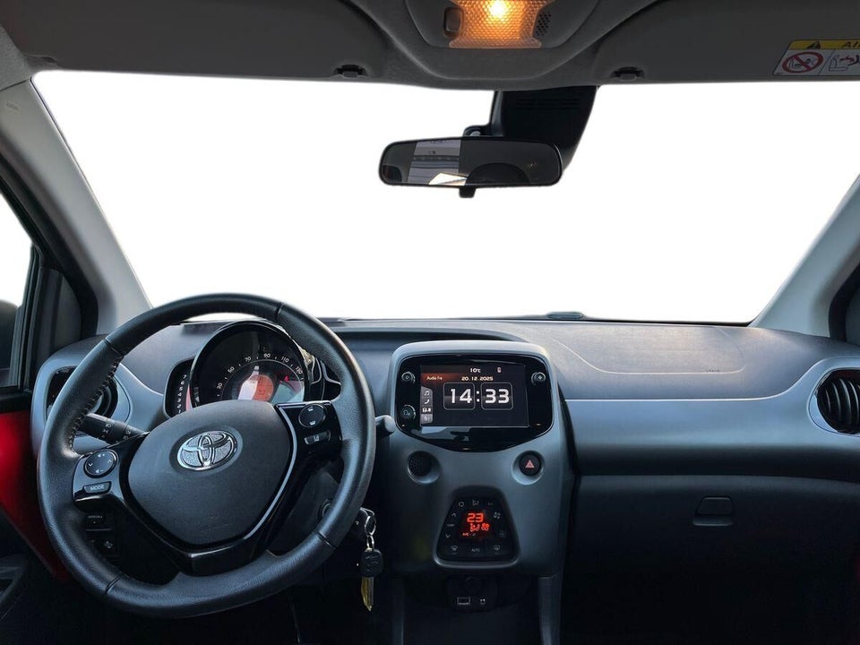 Toyota Aygo 1,0 VVT-i x-press x-shift 5d