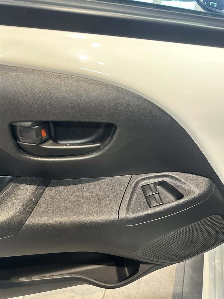 Toyota Aygo 1,0 VVT-i x-press x-shift 5d