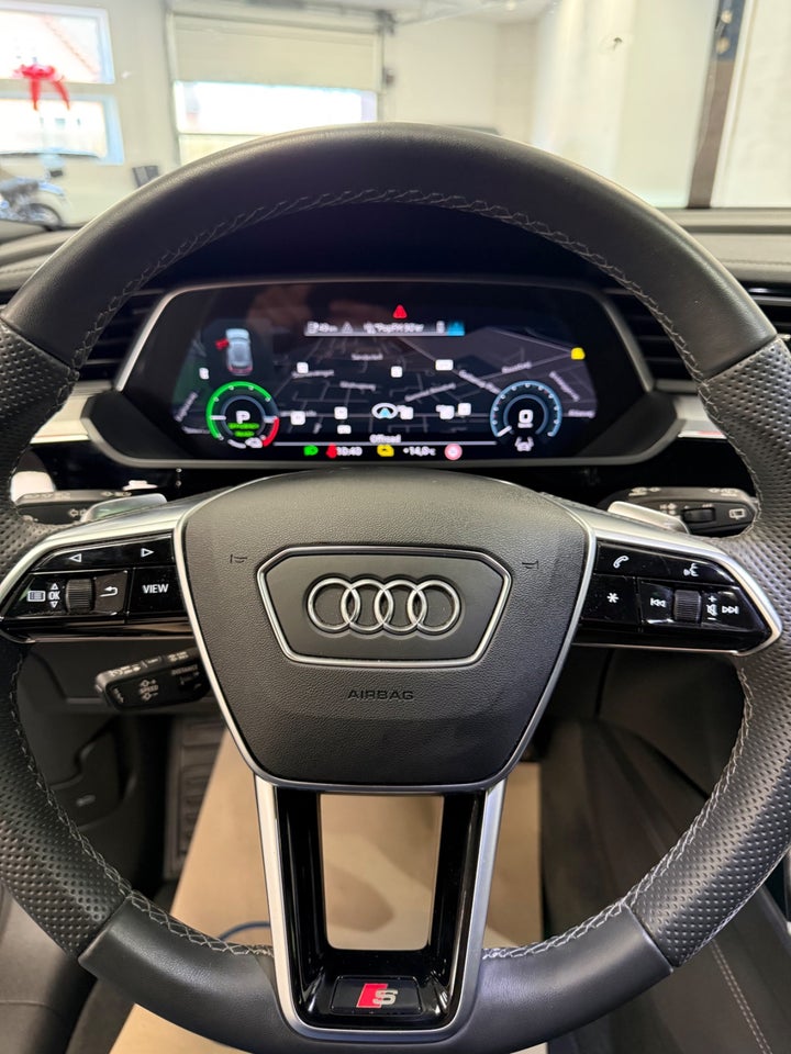 Audi e-tron 55 S-line quattro 5d