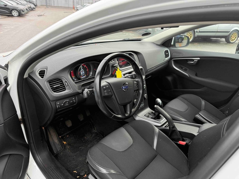 Volvo V40 1,6 D2 115 Drive-E 5d