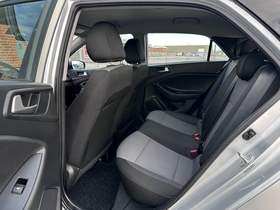 Hyundai i20 1,0 T-GDi Trend DCT 5d