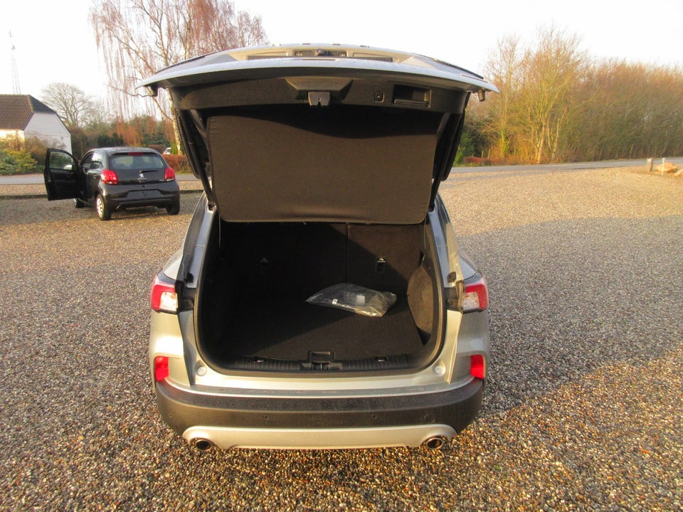 Ford Kuga 2,5 HEV ST-Line X CVT 5d