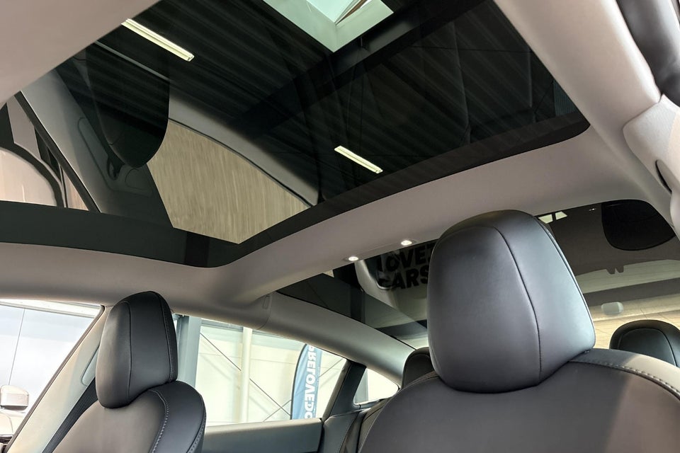 Tesla Model 3 Long Range AWD 4d