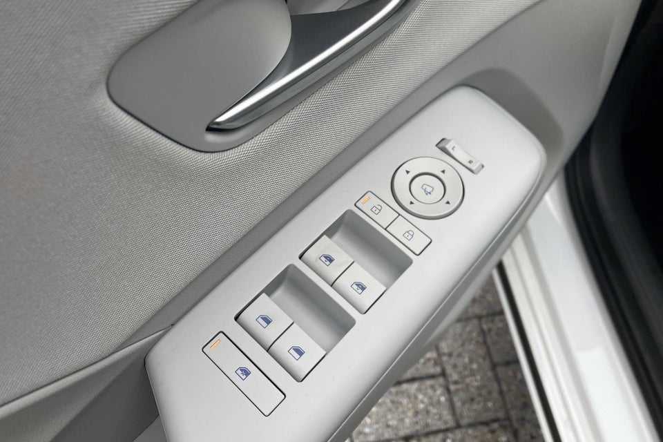 Hyundai Kona 65 EV Essential 5d