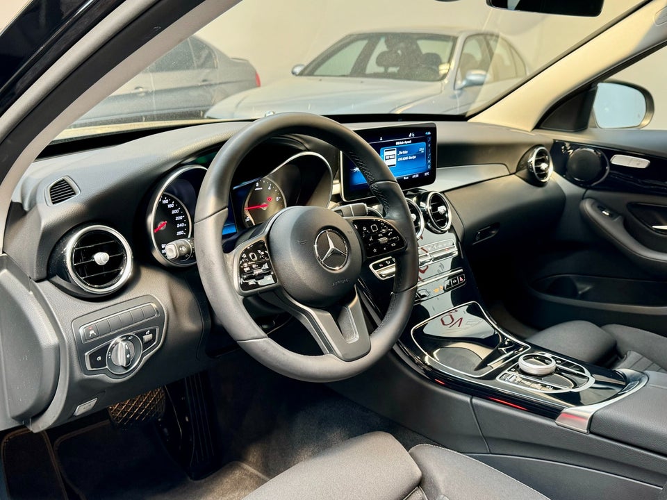 Mercedes C300 de 2,0 Avantgarde stc. aut. 5d