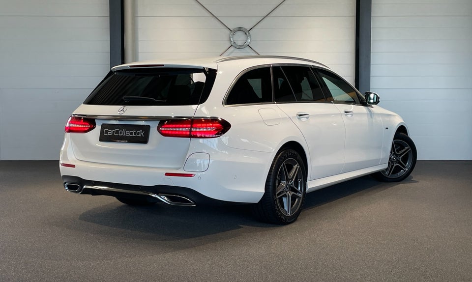 Mercedes E300 de 2,0 AMG Line stc. aut. 5d