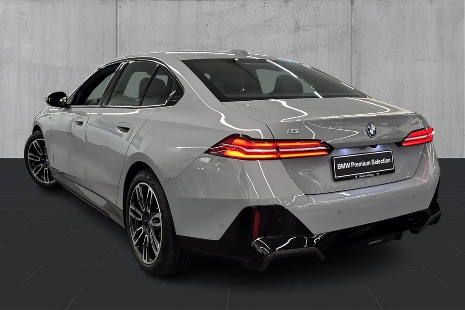 BMW i5 eDrive40 M-Sport 4d