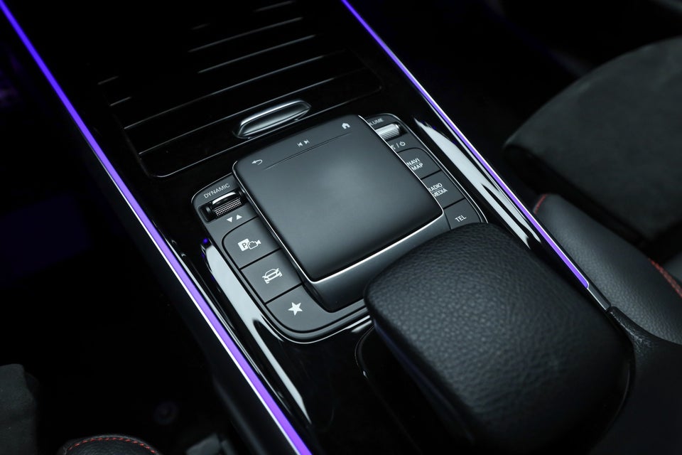 Mercedes GLB200 1,3 AMG Line aut. 5d