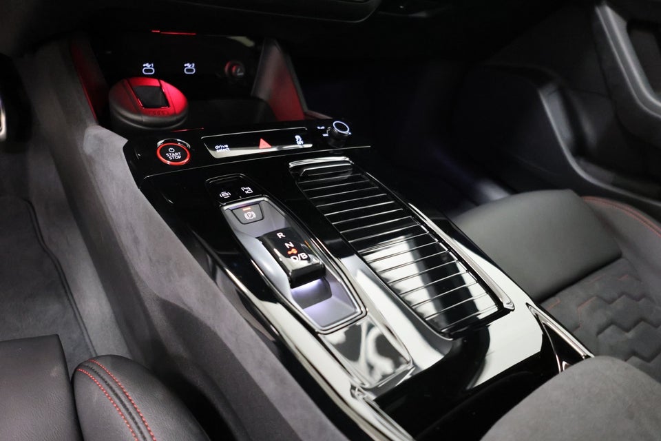 Audi S6 e-tron Avant quattro 5d