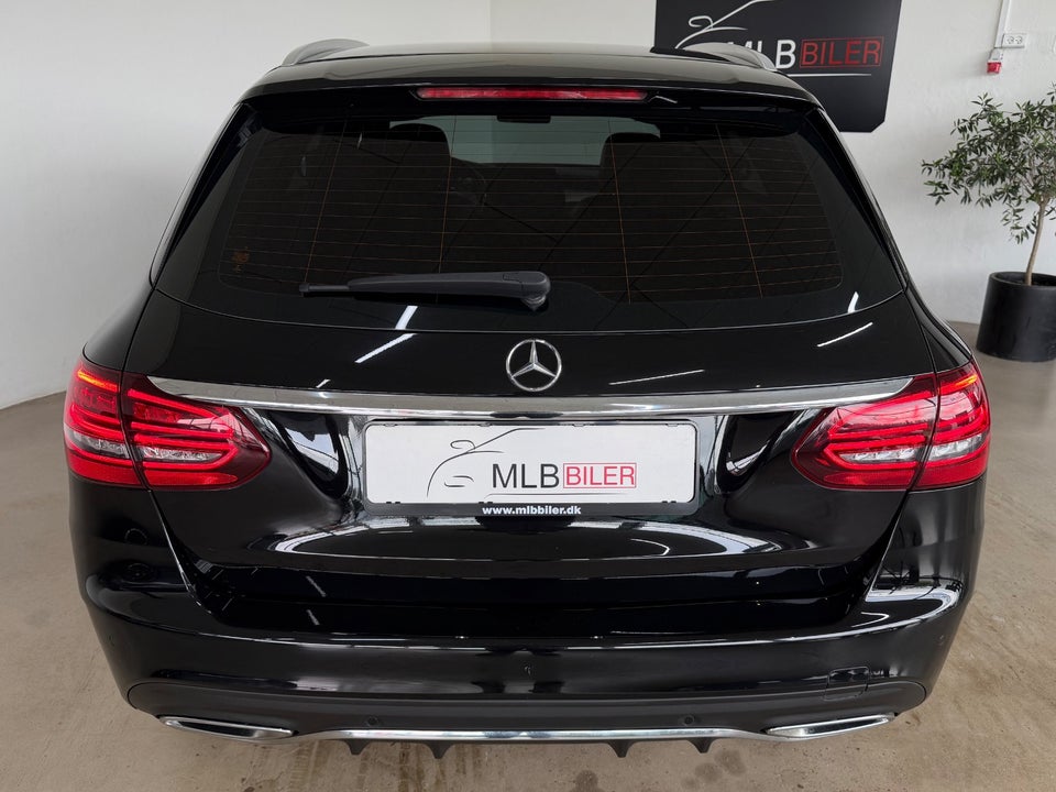Mercedes C220 d 2,0 AMG Line stc. aut. 5d