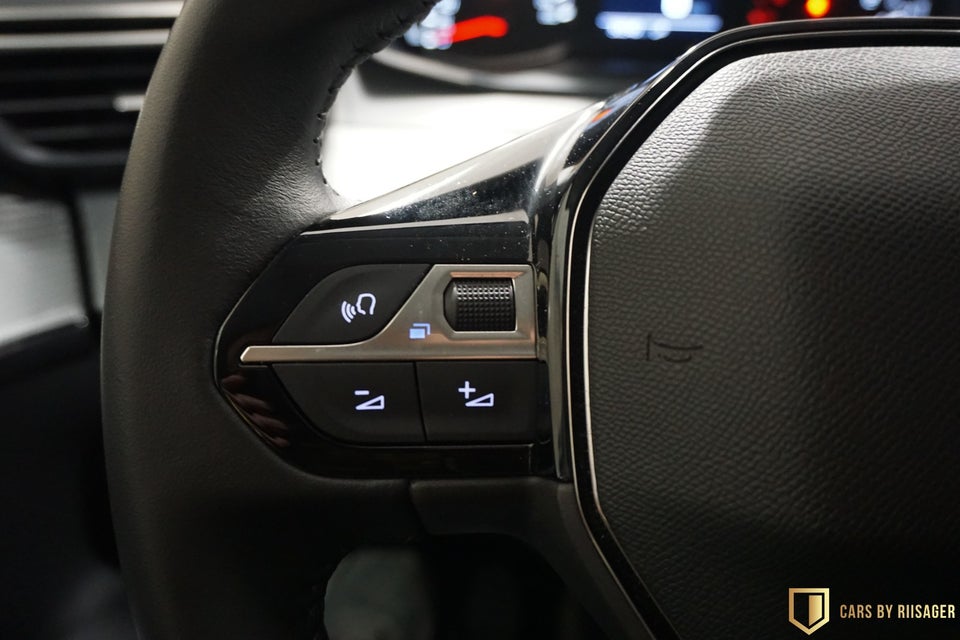 Peugeot 208 1,2 PureTech 75 Black Limited 5d