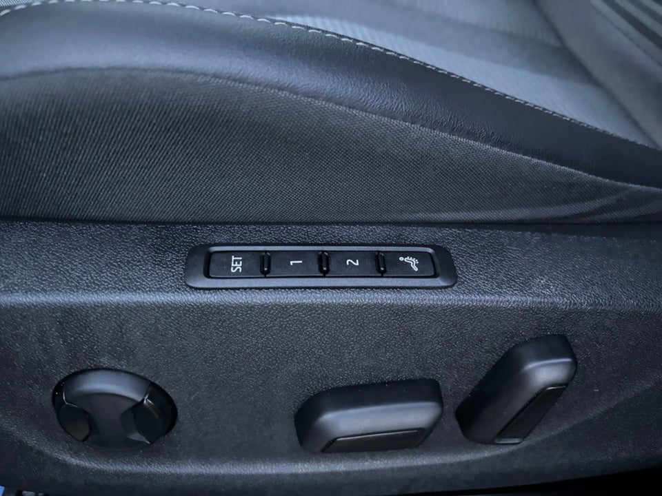 Skoda Enyaq 80 iV Loft 5d