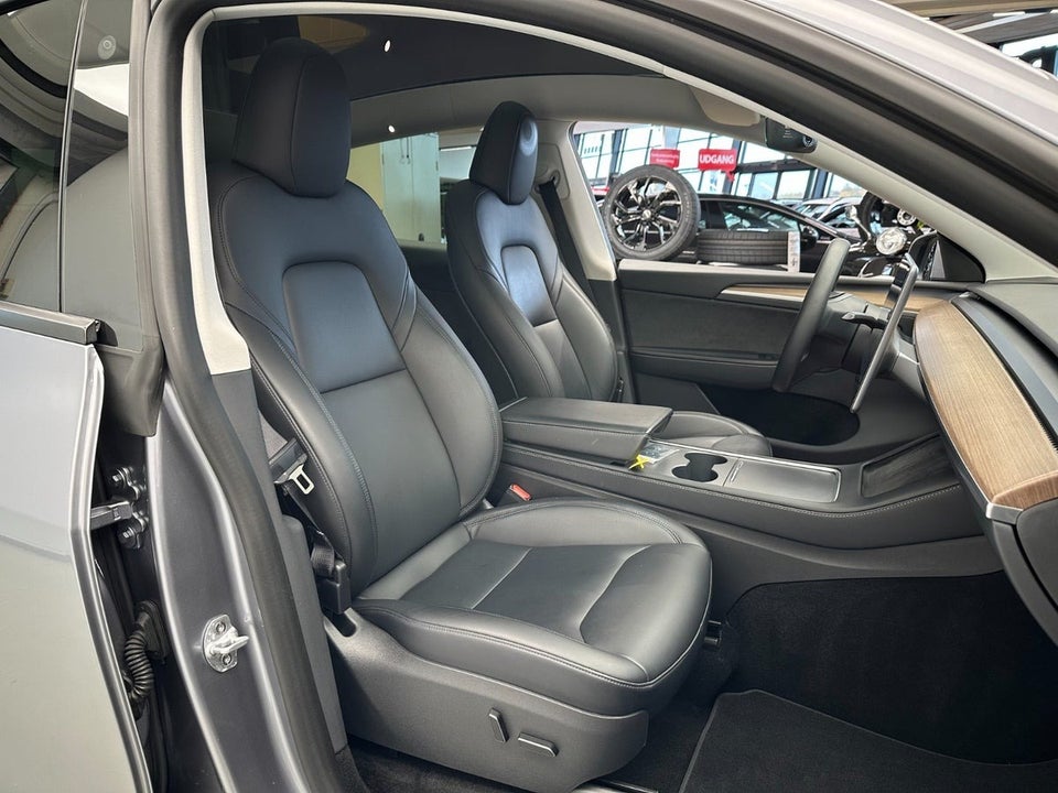 Tesla Model Y RWD 5d