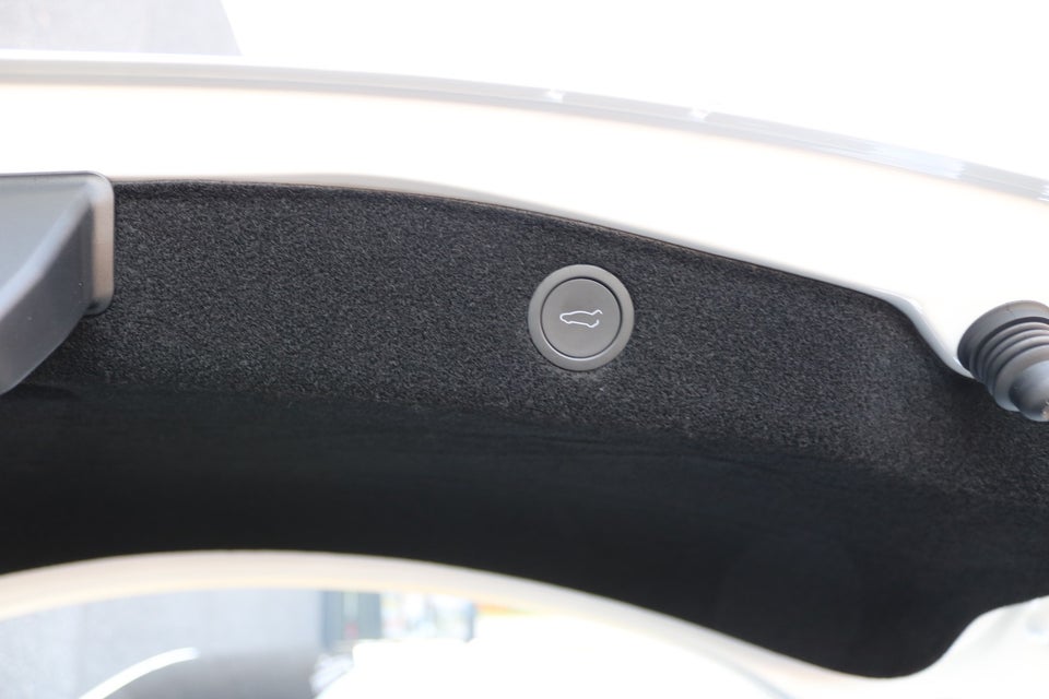 Tesla Model 3 RWD 4d