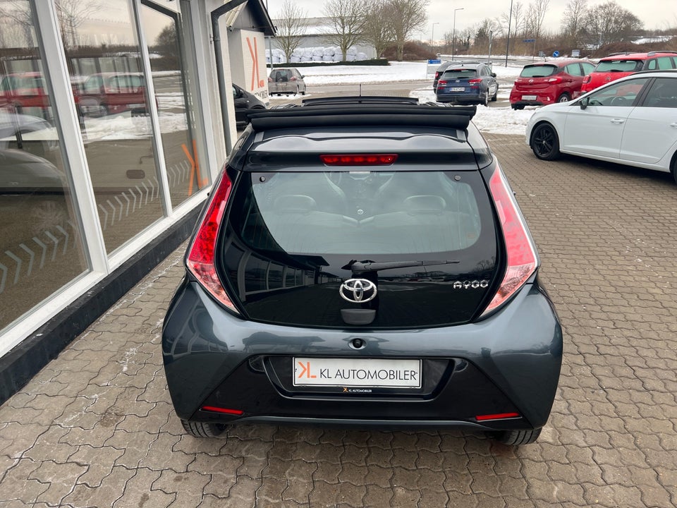 Toyota Aygo 1,0 VVT-i x-wave Sky 5d