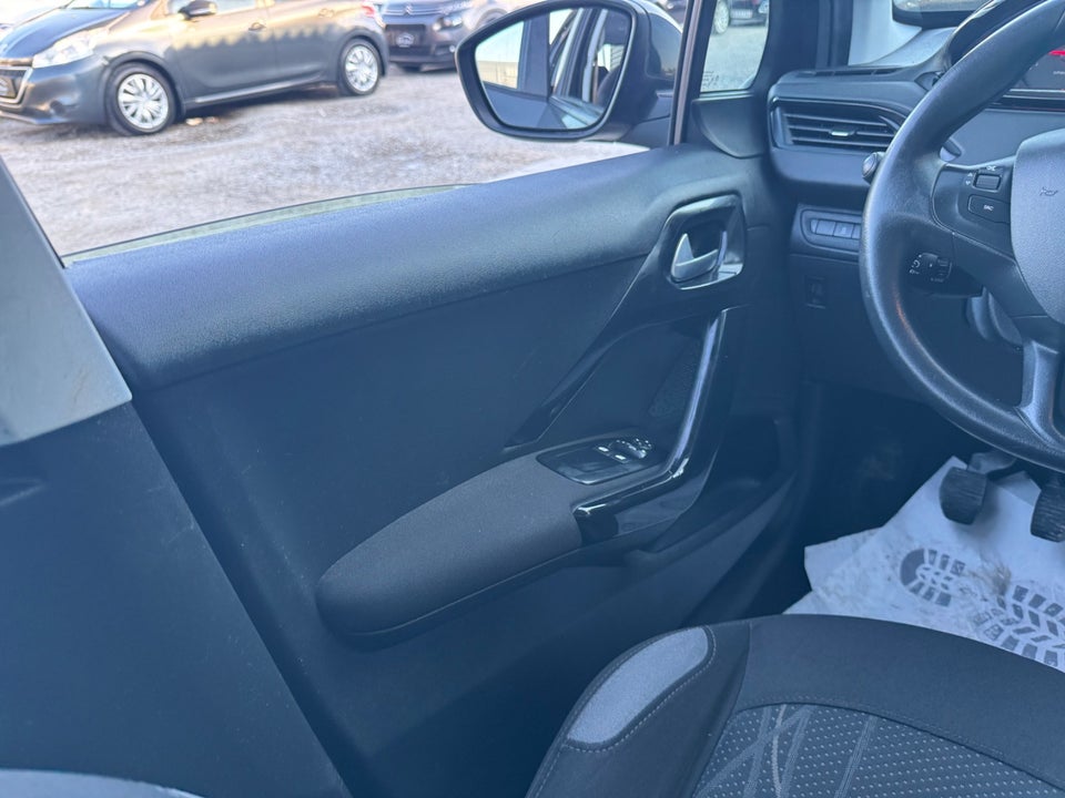 Peugeot 208 1,0 VTi Active 5d